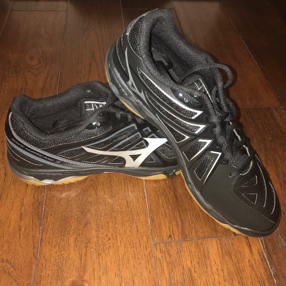 Mizuno Wave Hurricane 3 Shoes
